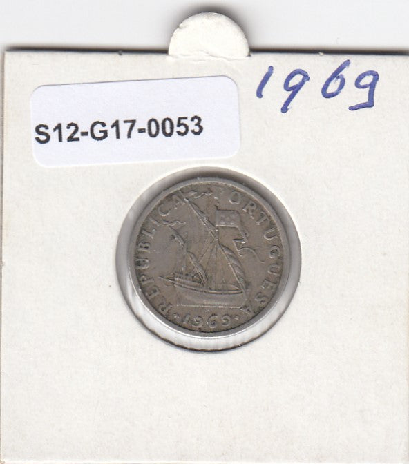 S12-G17-0053 Portugal 2.5 escudos 1969  VF
