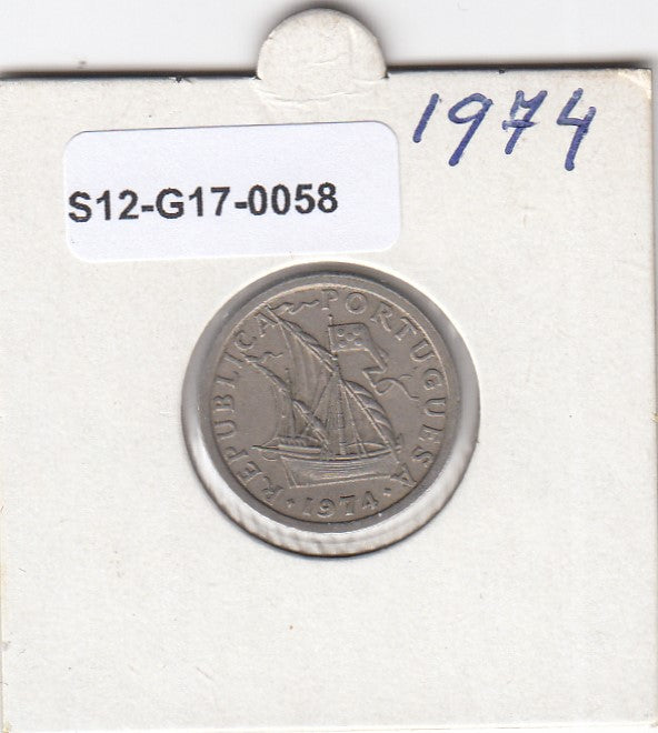 S12-G17-0058 Portugal 2.5 escudos 1974  VF