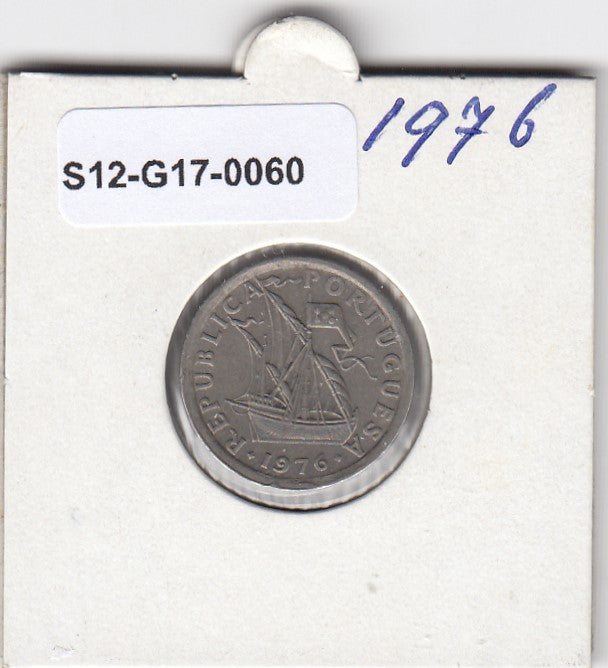 S12-G17-0060 Portugal 2.5 escudos 1976  VF