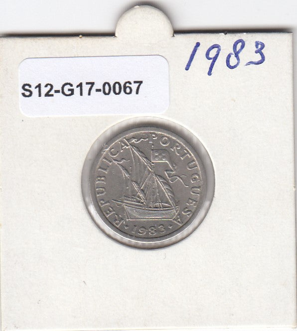 S12-G17-0067 Portugal 2.5 escudos 1983  XF+