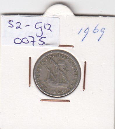 S2-G12-0075 Portugal 2 1/2 Escudos VF 1969 KM590