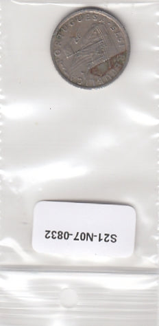 S21-N07-0832 Portugal 2 1/2 Escudos VF 1975 KM591