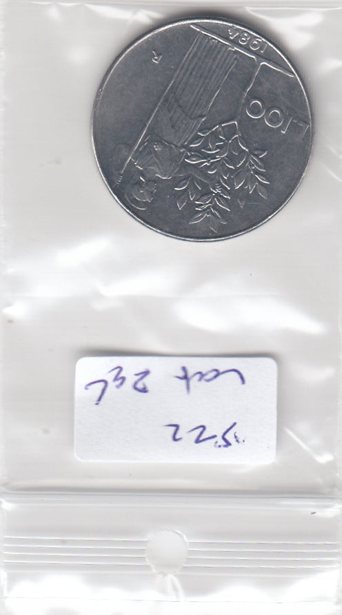 S22-VAT-0246 Italy 100 lire VF 1984 KM96.1