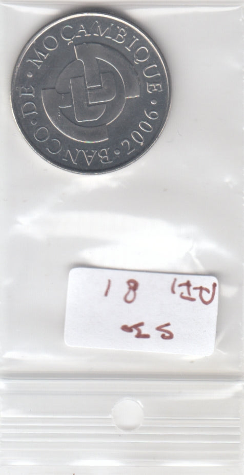 S30-AF1-0081 Mozambique 5 Metacais UNC 2006 KM133