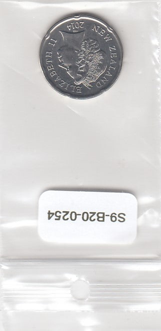 S9-B20-0254-M05 New Zealand 20  Cents UNC 2014 KM118a   narrow date
